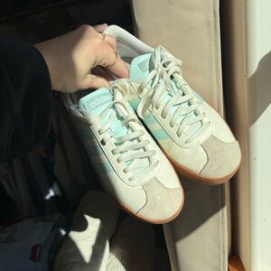 adidas Women's Sneakers in Mint and Cream with Gum Sole